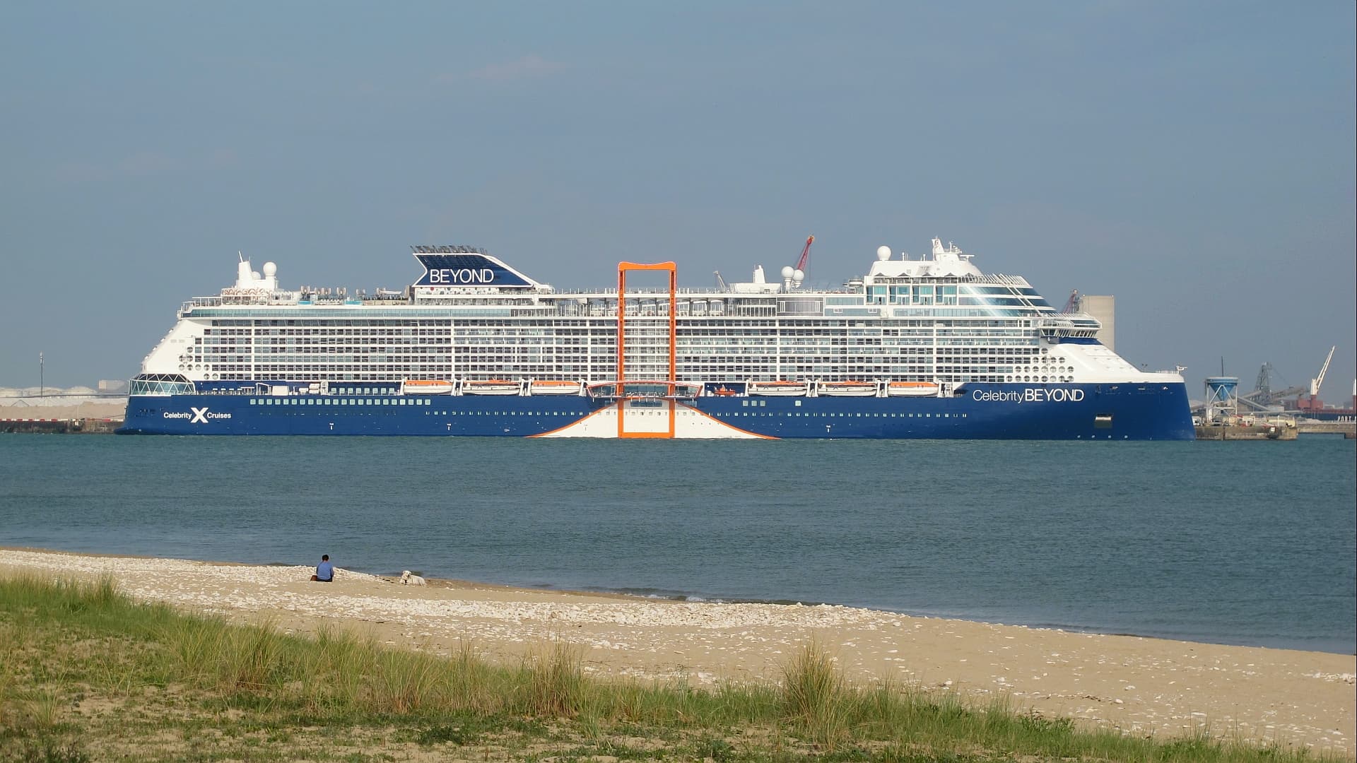 Kreuzfahrtschiff Celebrity Beyond in La Rochelle