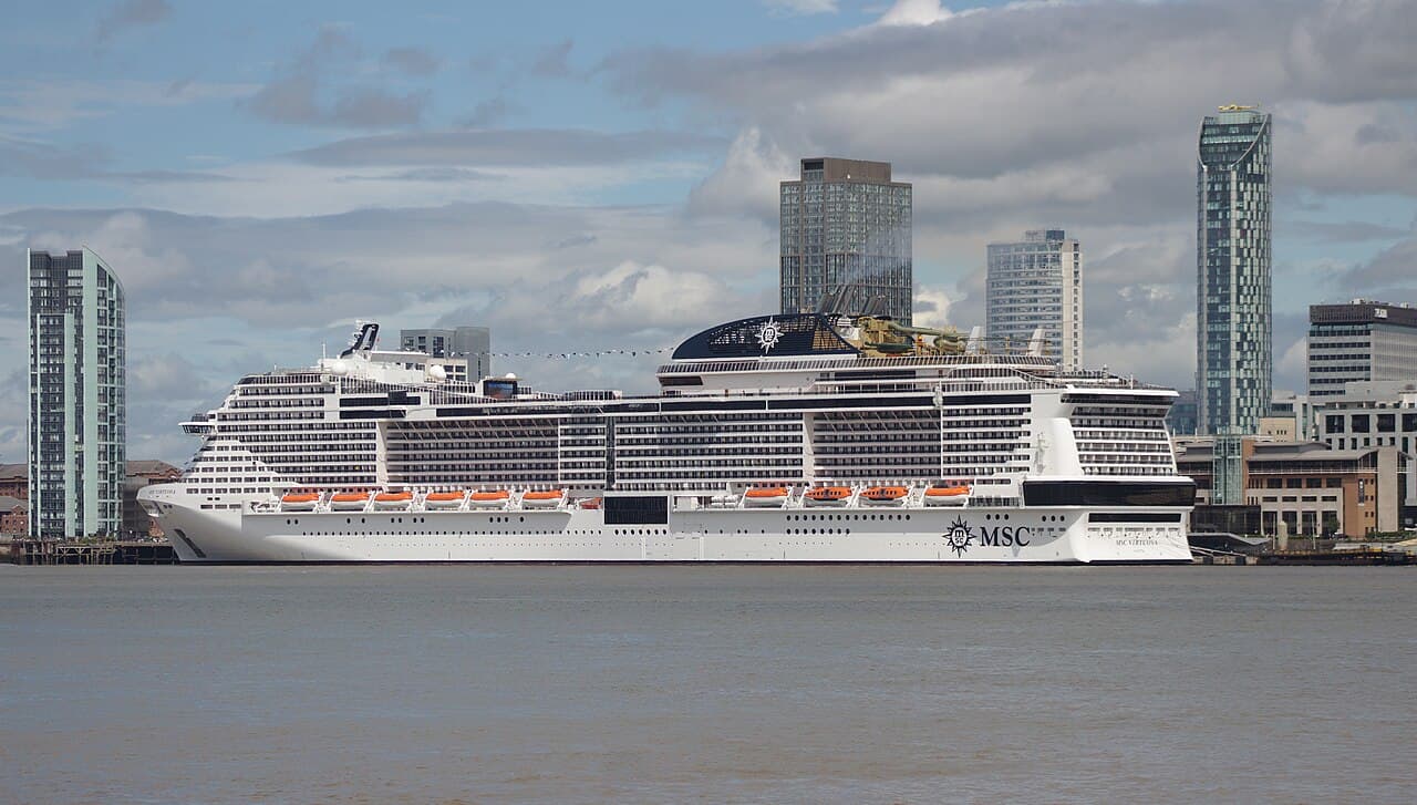 Kreuzfahrtschiff MSC Virtuosa in Liverpool